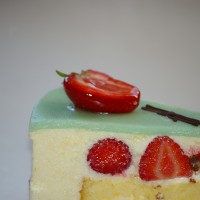 stockvault-strawberry-cake105595